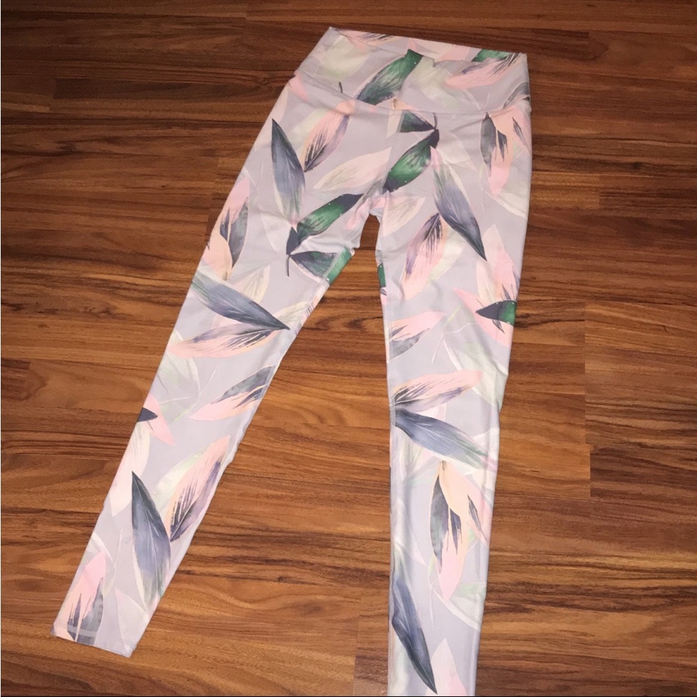 Fabletics Miami Print - Picture 2 of 4